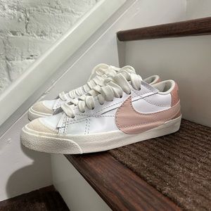 Nike Blazer Low ‘77 Jumbo in White/Rose Whisper 8.5